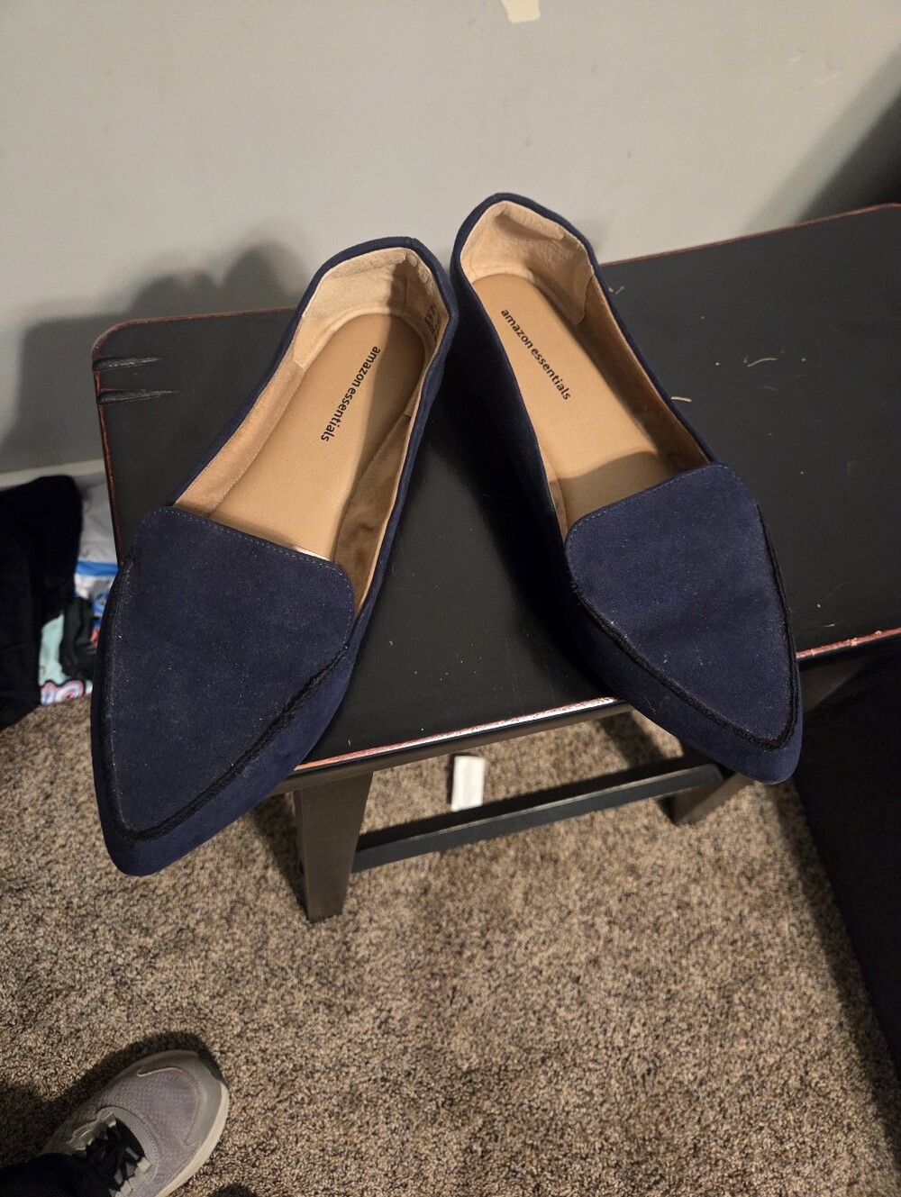 Amazon Essentials Women's Navy Pointed Suede-Look Flats - Picture 2 of 4